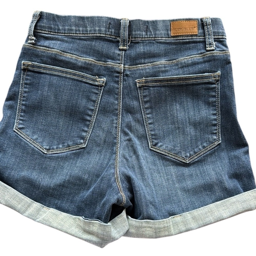 Judy Blue Pull On Denim Shorts size Small - Picture 2 of 4